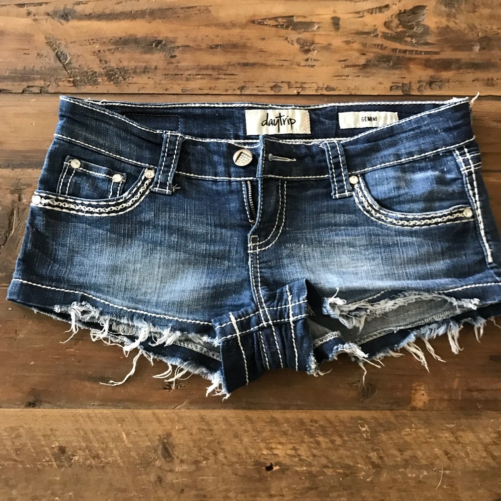 Daytrip buckle shorts